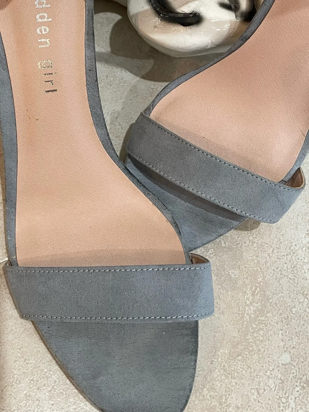 Madden Girl Beella light blue/gray suede ankle strap dress sandals Preowned SZ 8